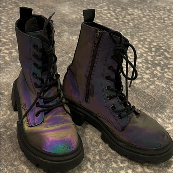 Zara Other - ZARA HOLOGRAM BOOTS KIDS SIZE 32/12